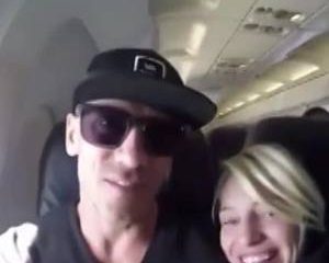 Een blowjob in het vliegtuig
