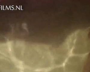 In bad anal neuken pijpen aftrekken en ballen likken