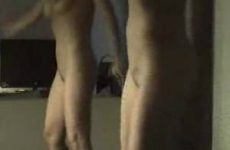Heerlijke striptease van prachtige dame